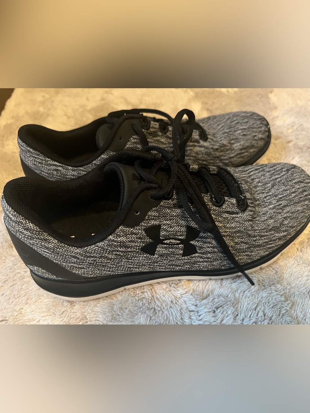 UNDER ARMOUR~Women’s Athletic Shoes~Black & Gray, Size 8
🛑PLEASE READ🛑
